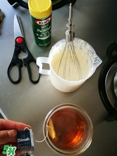 自制奶盖红茶的做法(红茶奶盖怎么做)