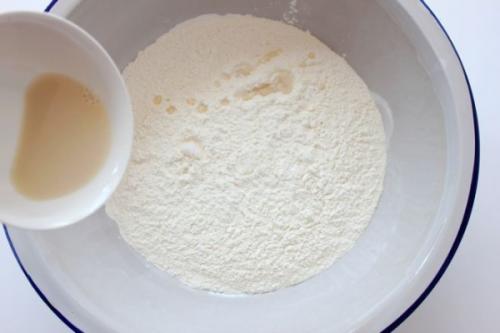 酵母的正确使用方法(酵母的使用方法)