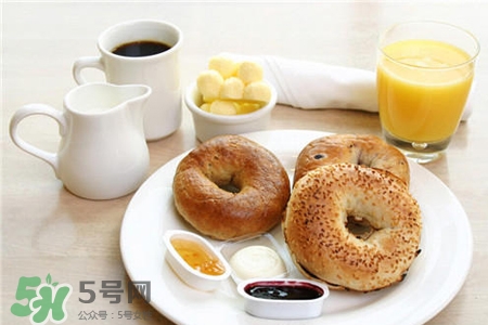 海蓝之谜适合什么年龄(海蓝之谜适合什么年龄段的人用)