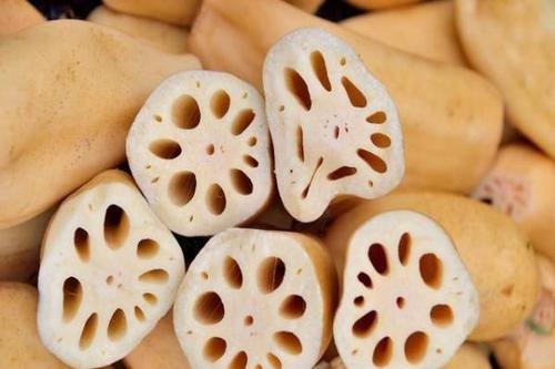 拉肚子能吃莲藕吗(吃莲藕后胃部不适什么原因)