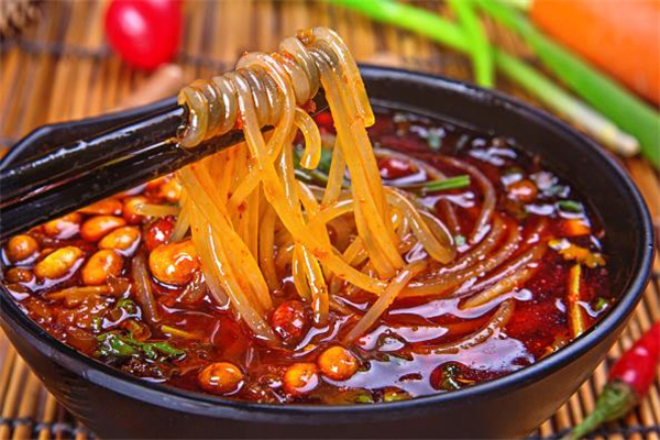 酸辣粉怎么做好吃(酸辣粉怎么做好吃又简单)