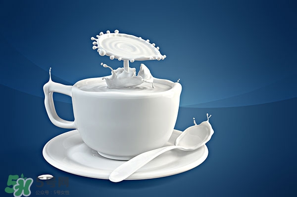 喝牛奶的好处(喝牛奶的好处和功效)