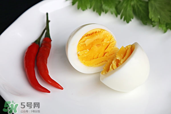 每天可以吃多少鸡蛋白(每天可以吃多少鸡蛋白)