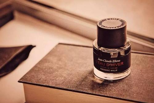 Milani无痕定妆蜜粉(milano collection天使蜜粉)