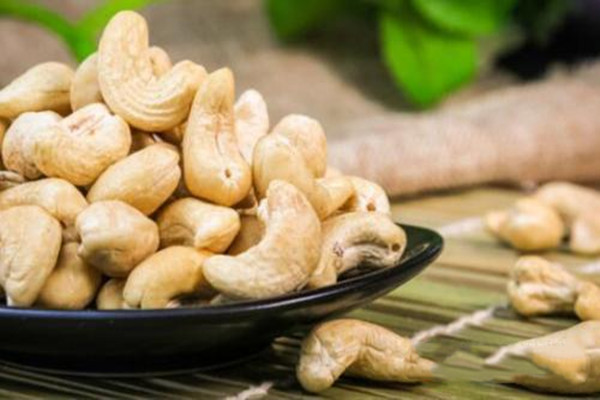 腰果吃多了会怎样(吃什么样腰果营养最好)