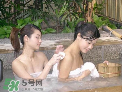 心脏病人泡温泉注意什么(心脏病能泡温泉吗)