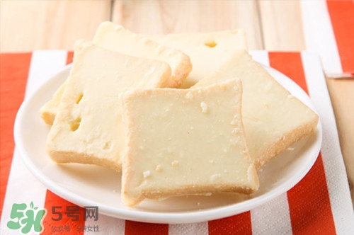 面膜的正确用法(面膜的正确用法步骤) 面膜的正确用法(面膜的正确用法步骤)