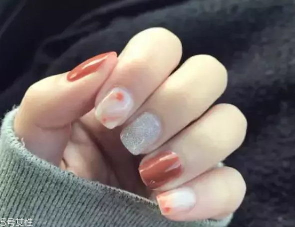 粉底液和bb霜的顺序(bb霜和粉底液的正确使用顺序)