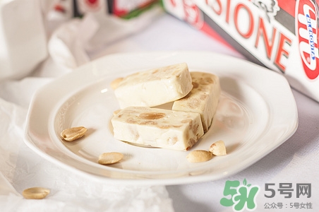 黄油的功效和作用:(黄油的功效和作用及食用方法) 黄油的功效和作用:(黄油的功效和作用及食用方法)