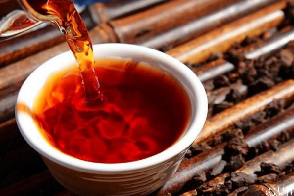 经常熬夜吃什么好(女人经常熬夜吃什么对身体好)