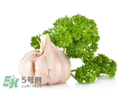 乙肝患者吃大蒜的好处(乙肝吃大蒜有好处吗)