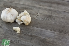 吃大蒜的误区(吃大蒜的利和弊)