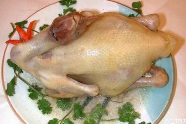 鸭肉不能和什么一起吃(鸭肉不能和什么一起吃 食物相克表)