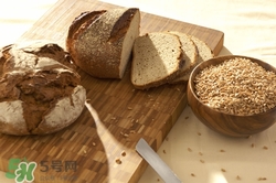 sk-II洁面霜是氨基酸洁面霜吗(sk2舒透护肤洁面霜和氨基酸洁面霜有什么区别)