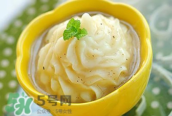 苹果泥的功效(煮熟的苹果泥的功效)