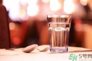 产妇喝什么水奶水好(产妇吃什么奶水好)