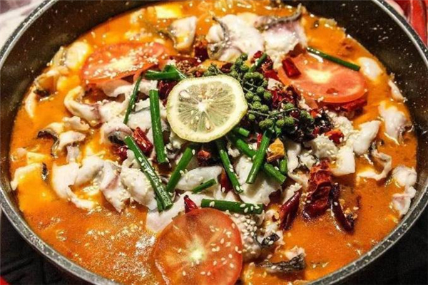 黑鱼和清江鱼哪个营养高(黑鱼和清江鱼哪个营养高)