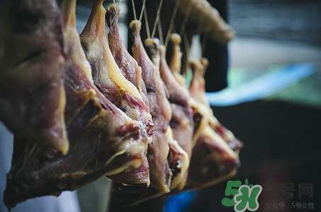 吃腊肉的禁忌事项(吃腊肉食物相克禁忌)