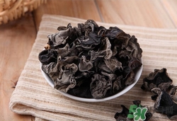 神仙水和爽肤水用错了会怎样(神仙水是在爽肤水之后用吗)