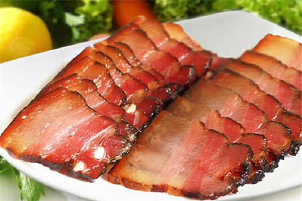 怎么辨别腊肉的好坏(怎么辨别腊肉的好坏)