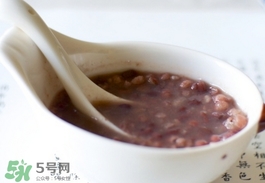 红豆薏米粥的做法(红豆薏米粥的做法和功效和作用)