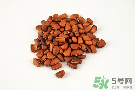 什么时候吃松子和牛奶好(松子跟牛奶能一起吃吗)