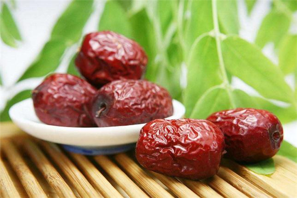 狗头枣的功效(狗头枣的功效和作用禁忌)