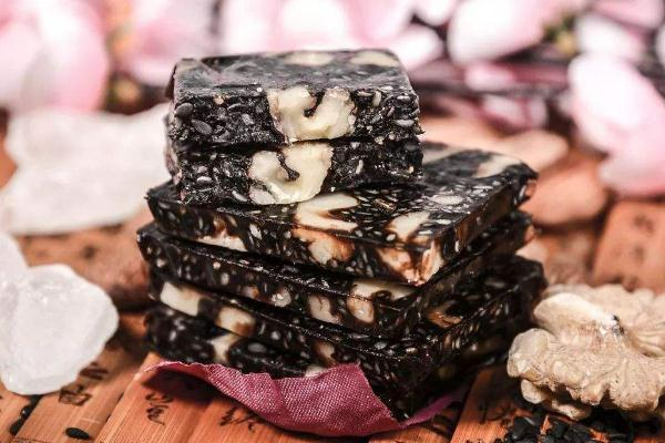 吃阿胶对女人的好处(吃阿胶对女人有什么好处)