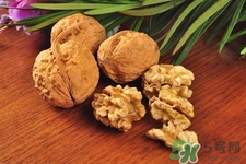 吃核桃喝茶能长寿(吃核桃喝茶会怎么样)