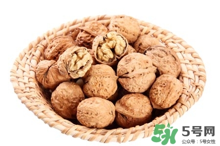 核桃生食优于熟食还火气小(生核桃上火还是熟核桃上火)