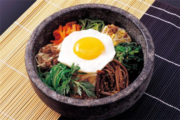 石锅拌饭的做法(石锅拌饭的做法和配方)