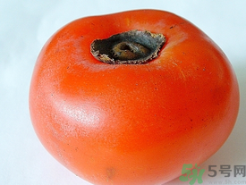 吃了柿子皮怎么办(不小心吃了柿子皮怎么办)