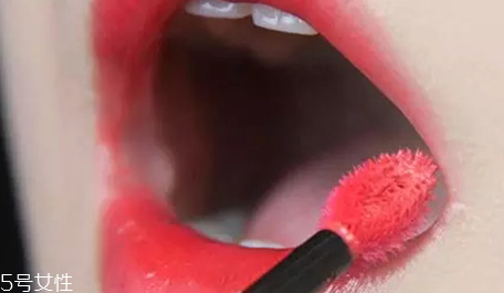 戴眼镜怎么画眼线(戴眼镜怎么画眼线好呢)