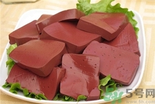 鸭血的挑选(鸭血怎么挑选)