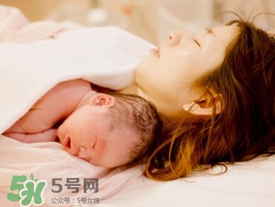 导乐分娩对产妇的作用(导乐分娩对产妇的作用相关论文)