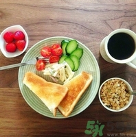 上班族早餐杜绝8种食物(早餐不宜吃的四种食物) 上班族早餐杜绝8种食物(早餐不宜吃的四种食物)