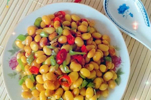 吃炒黄豆有什么好处(吃炒黄豆有什么好处和坏处)