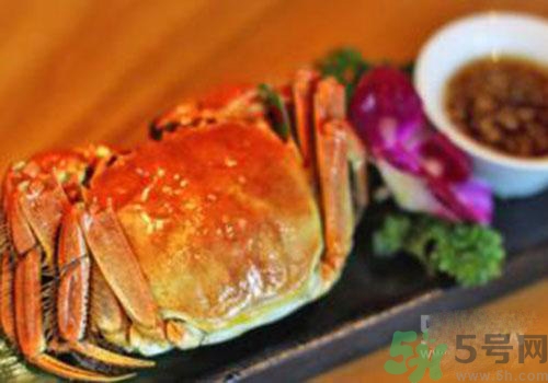 没熟的大闸蟹能吃吗(吃了没熟的大闸蟹会怎样)