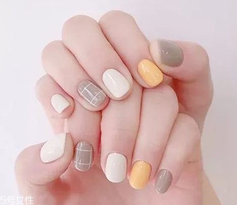 用散粉怎么补妆(用散粉怎么补妆)